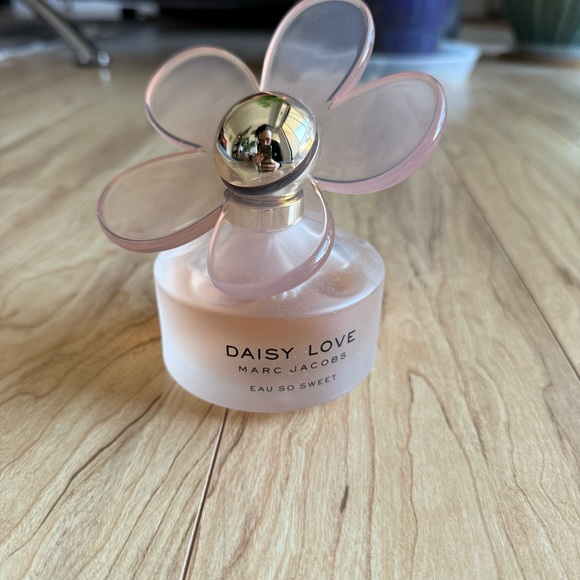 Marc Jacobs Daisy Love Eau So Sweet - Picture 2 of 5